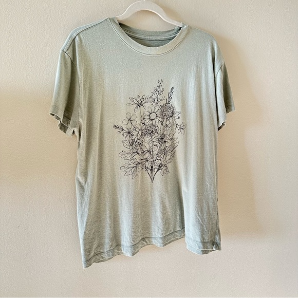 🩷TARGET LIGHT GREEN FLORAL KINDNESS GRAPHIC TEE LIGHTWEIGHT TRENDING SIZE XL - Picture 8 of 8